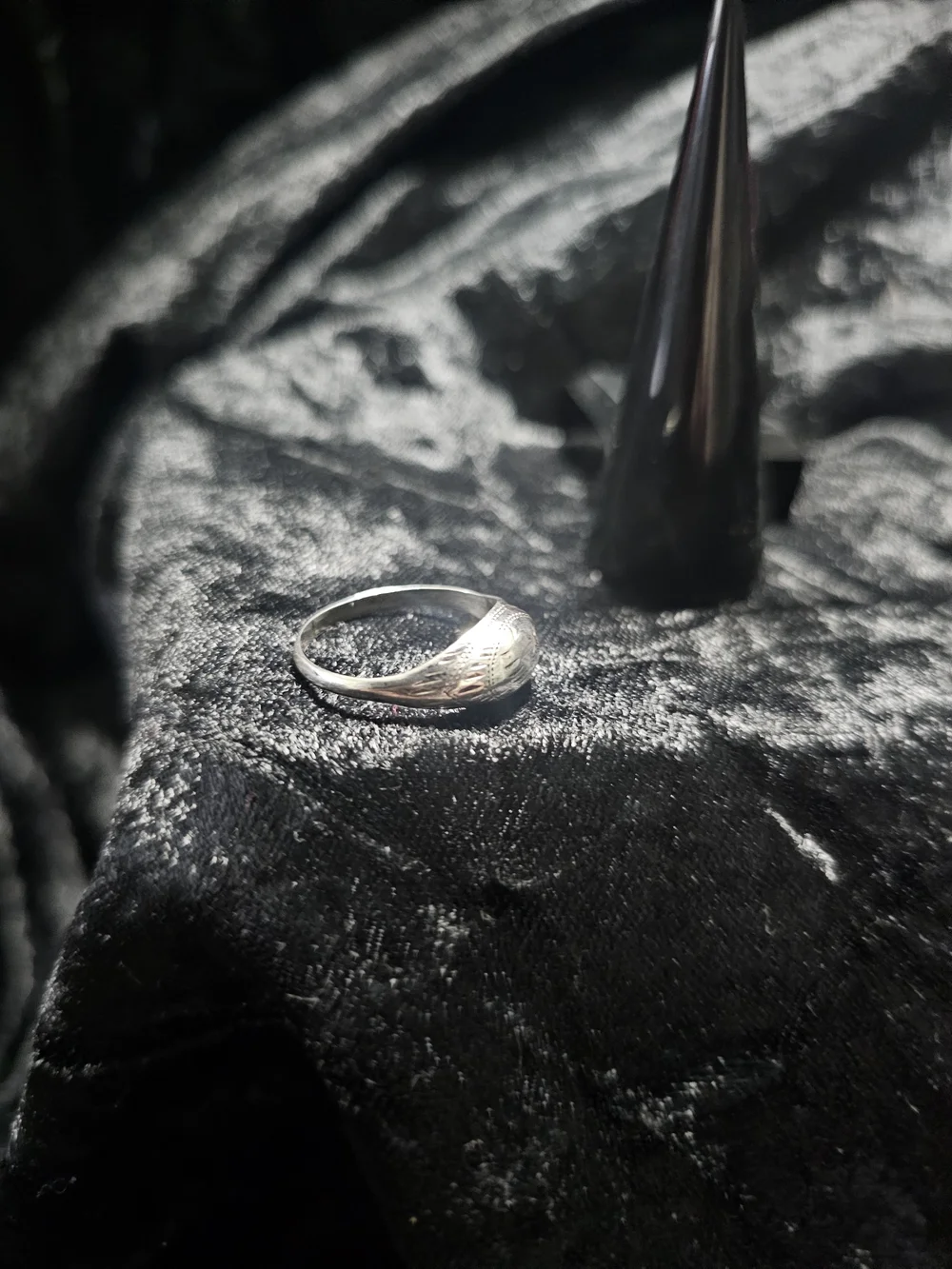 925 Sterling Silver delicate leaf